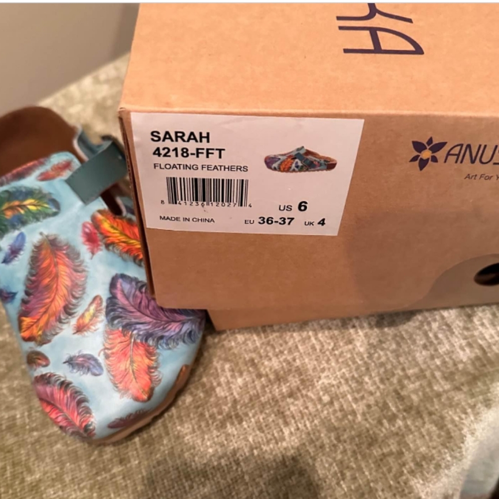 Anushka shoes, floating feathers size 6